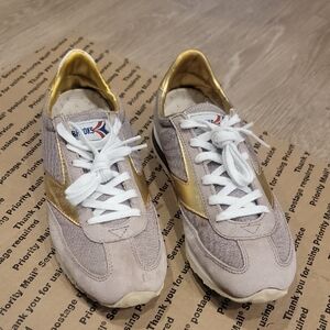 Brooks Women's Gold and Beige Sneakers